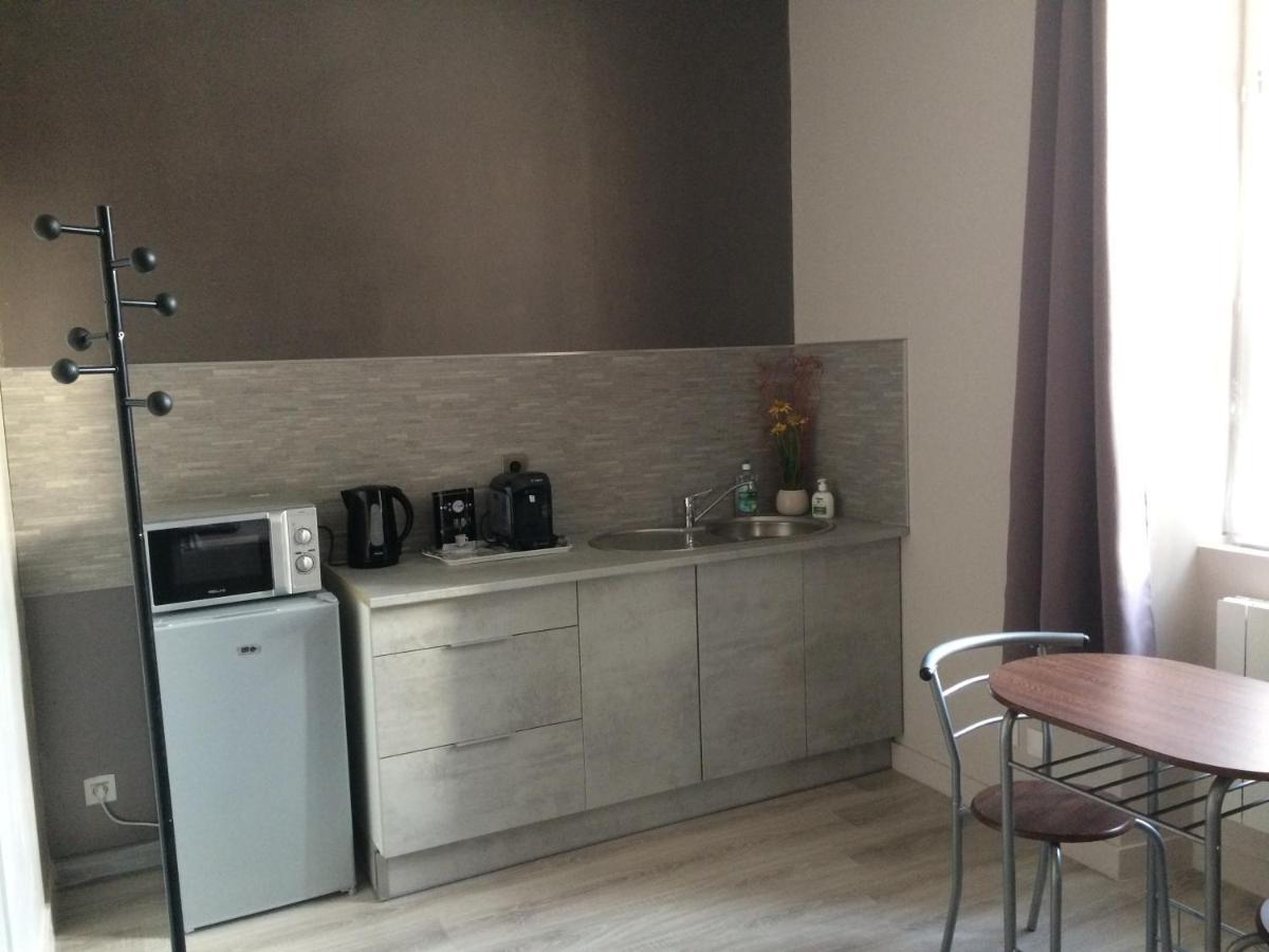 Studio Proche Gare Avec Kitchenette Et Wifi - Porte Rouge Thiviers Exterior photo