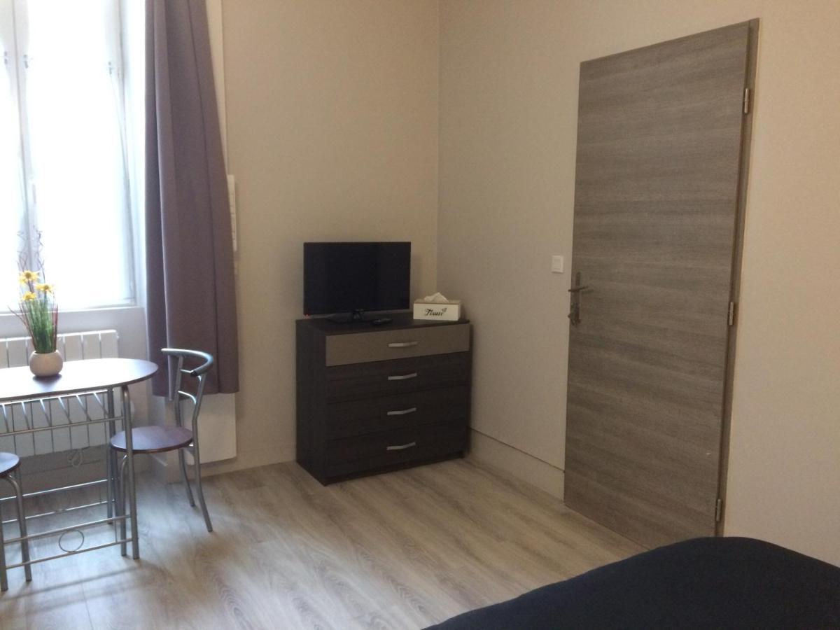 Studio Proche Gare Avec Kitchenette Et Wifi - Porte Rouge Thiviers Exterior photo